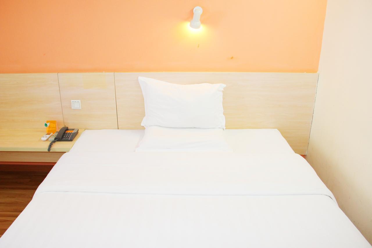 7Days Inn Beijing Yanqing Walmart Bagian luar foto